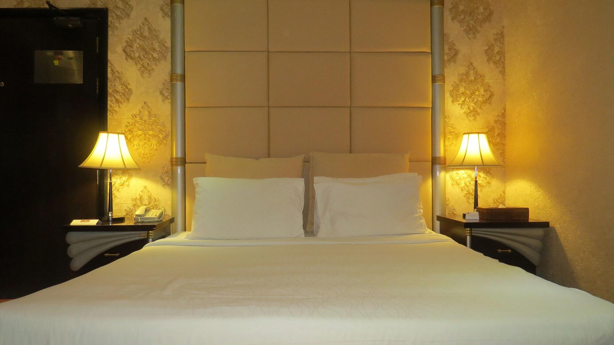 Al Jawhara Hotel Apartments Дубай Екстериор снимка