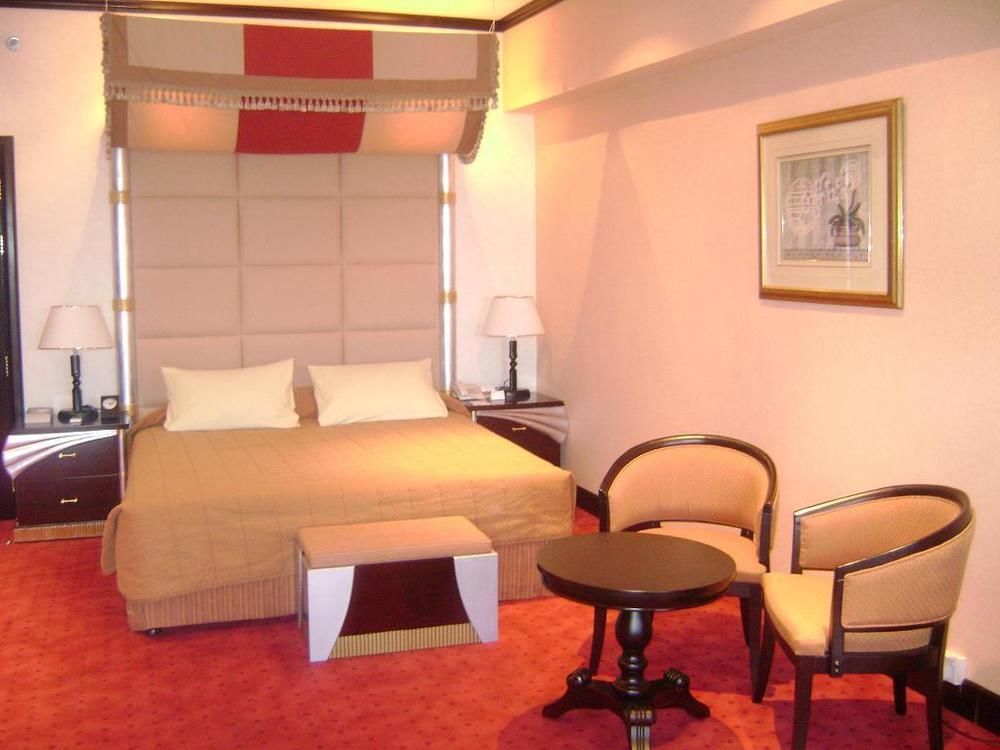 Al Jawhara Hotel Apartments Дубай Екстериор снимка