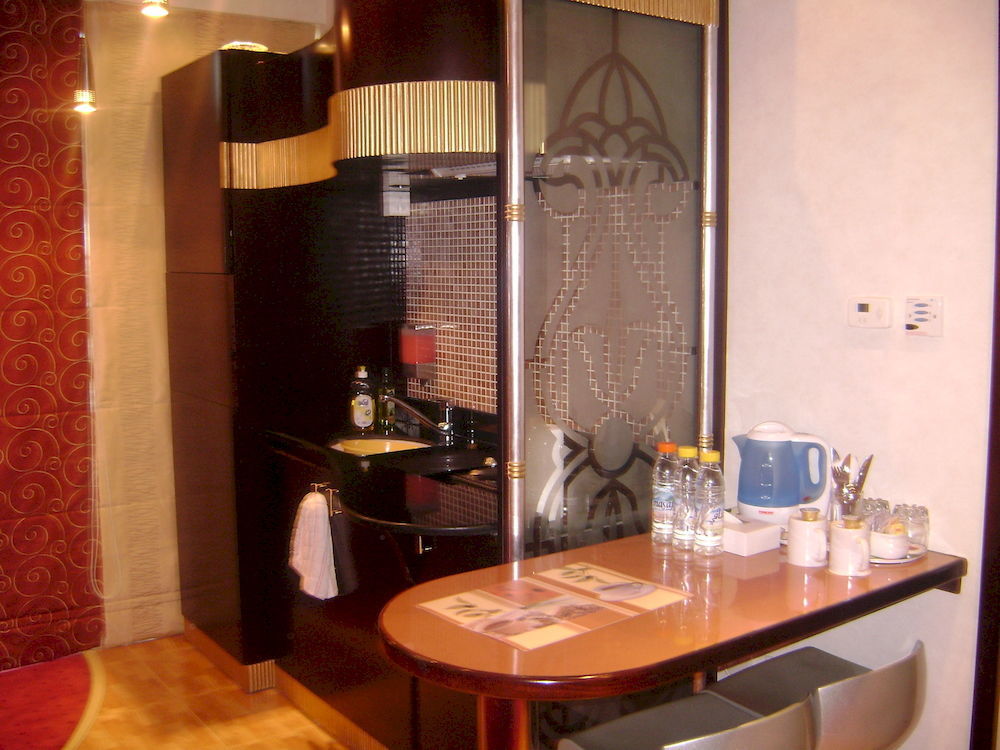 Al Jawhara Hotel Apartments Дубай Екстериор снимка
