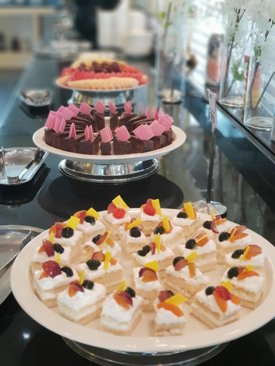 Al Jawhara Hotel Apartments Дубай Екстериор снимка