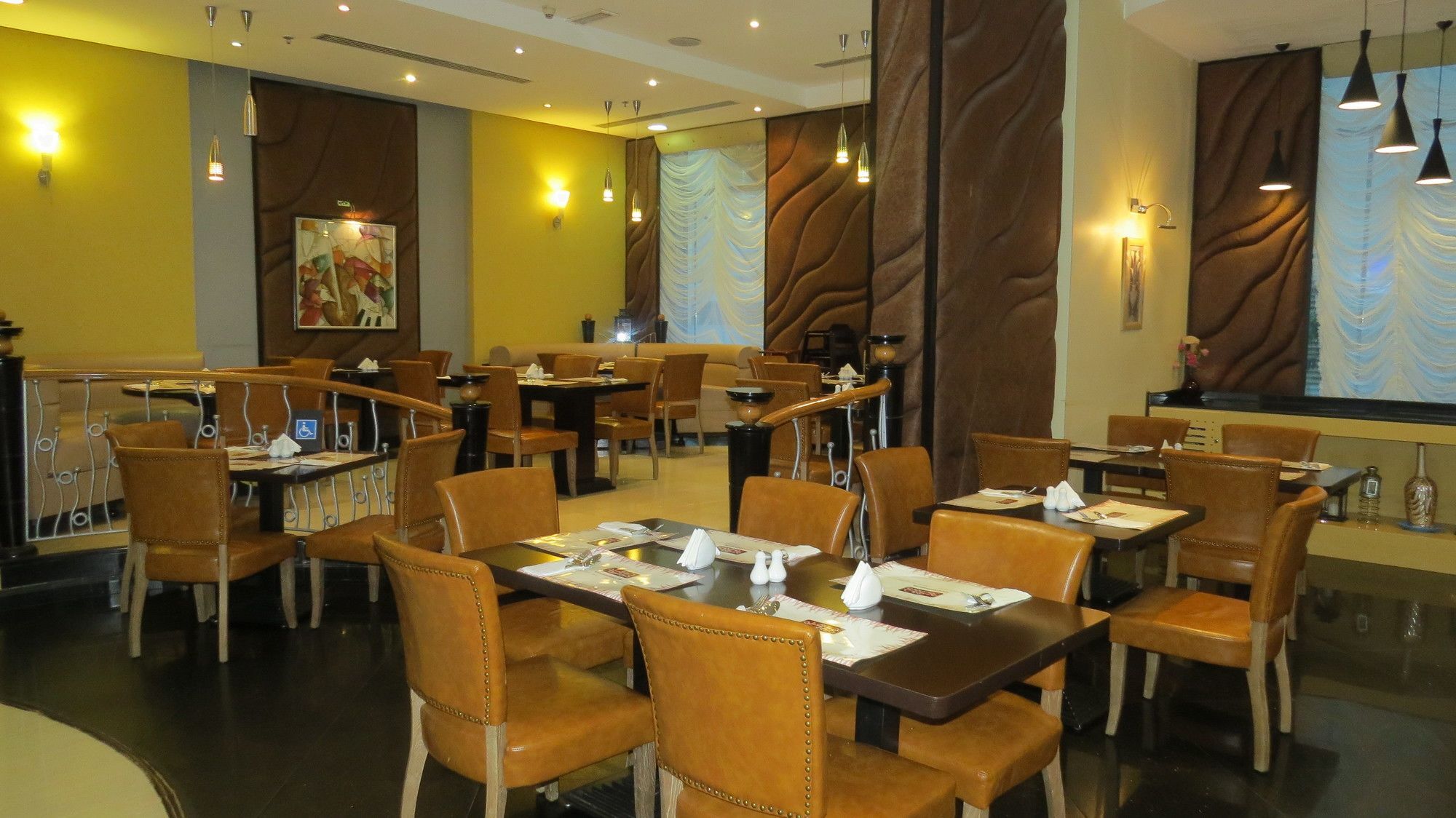 Al Jawhara Hotel Apartments Дубай Екстериор снимка